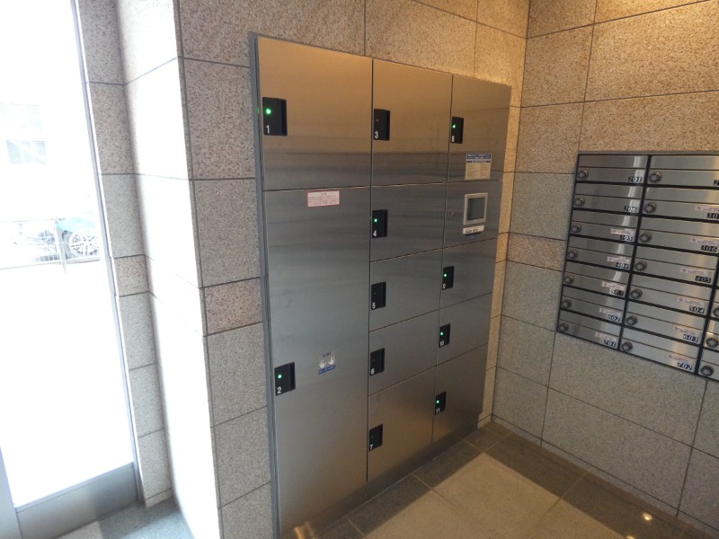 IL MEZZO DI TOKYO，UNO5階 宅配ボックス