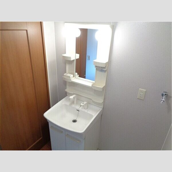 フォレストヒルズ　D 洗髪洗面化粧台