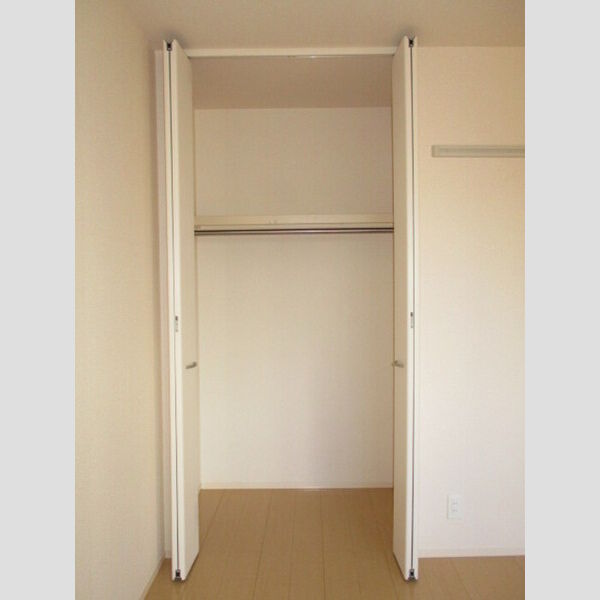 エリーゼ 洋室　クローゼット
