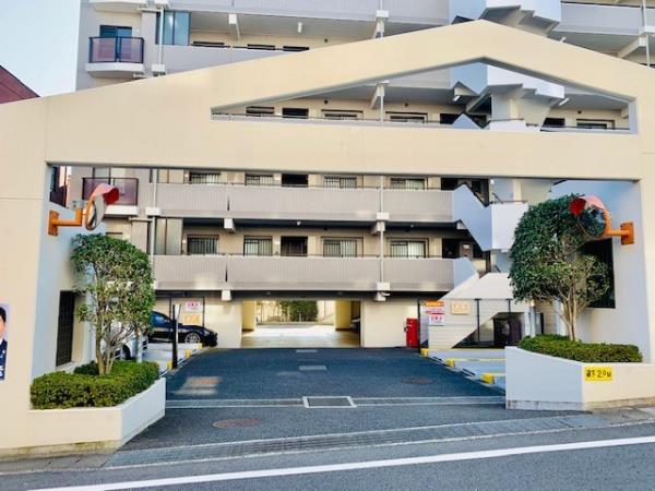 コーポレート鷺沼3階 駐車場