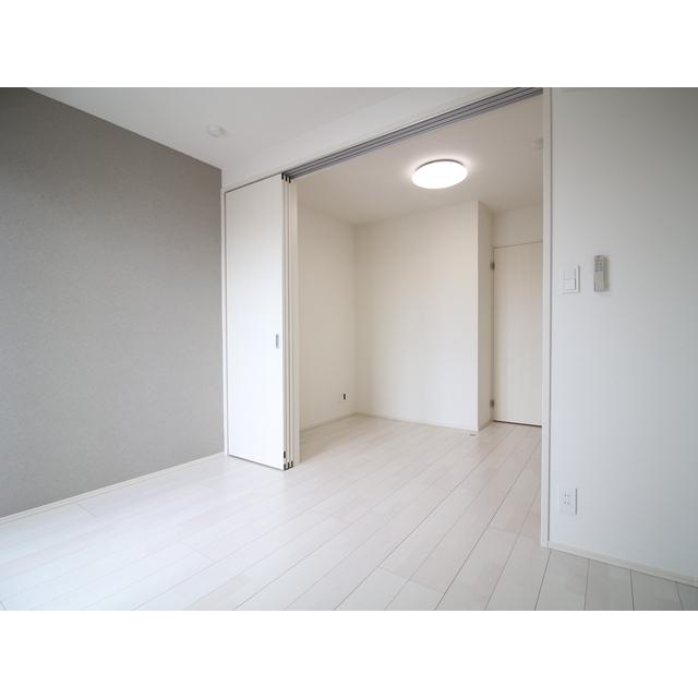 プレール・ドゥーク赤塚204号室 内観