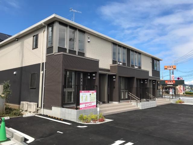 ラピスラズリ102号室 外観写真（昼）