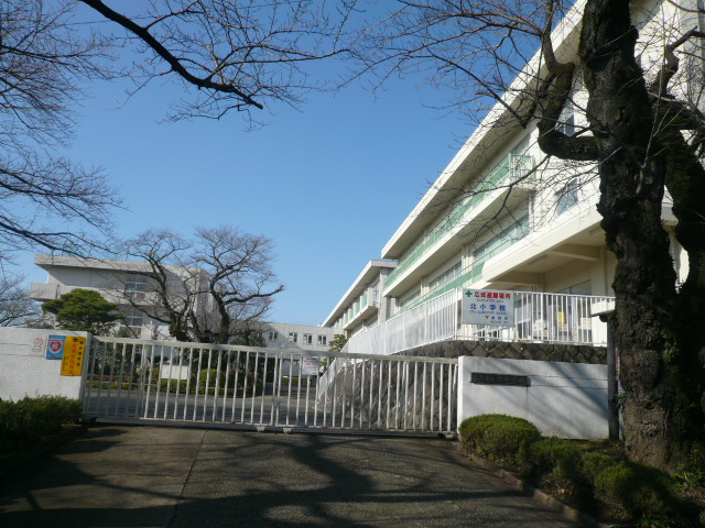 ドミール・ソレイユ 北小学校まで720ｍ