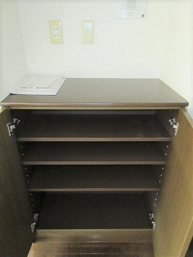 レクセル鶴川4階 下駄箱　※2021年9月撮影