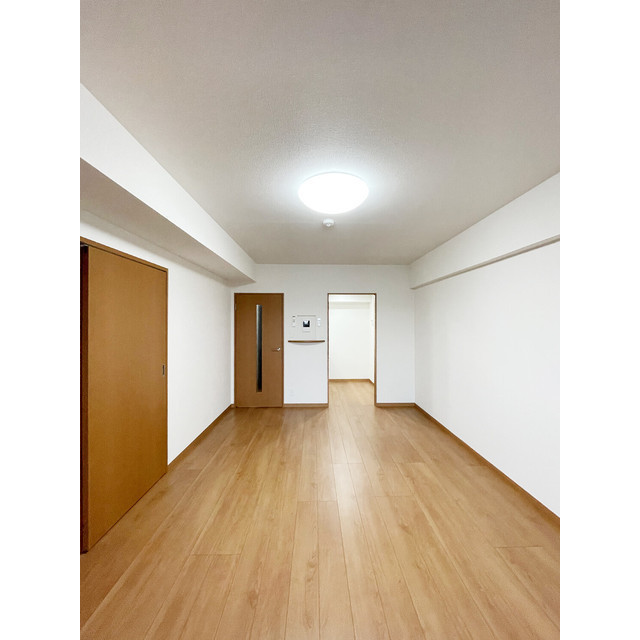 アーバハイツ六町環七北通り0704号室 リビング