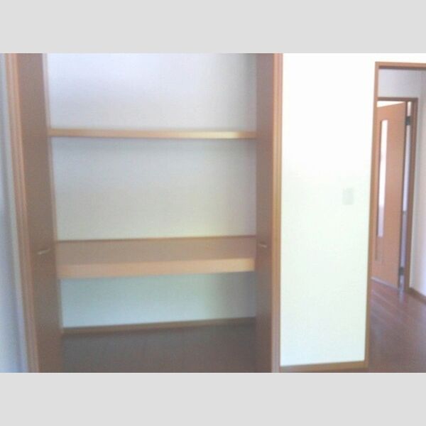 リヴェール 洋室　物入