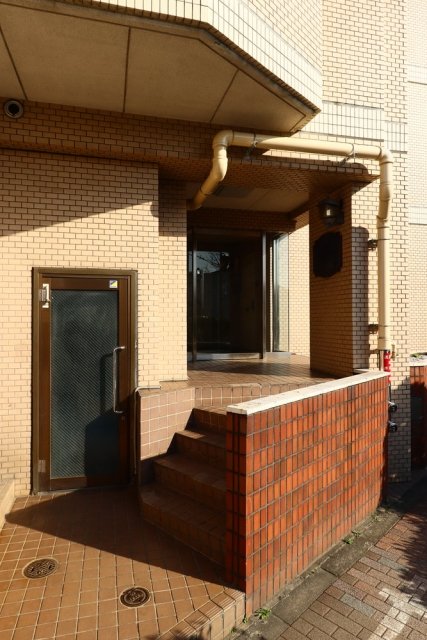 メゾン・ド・フォルス5階 エントランス