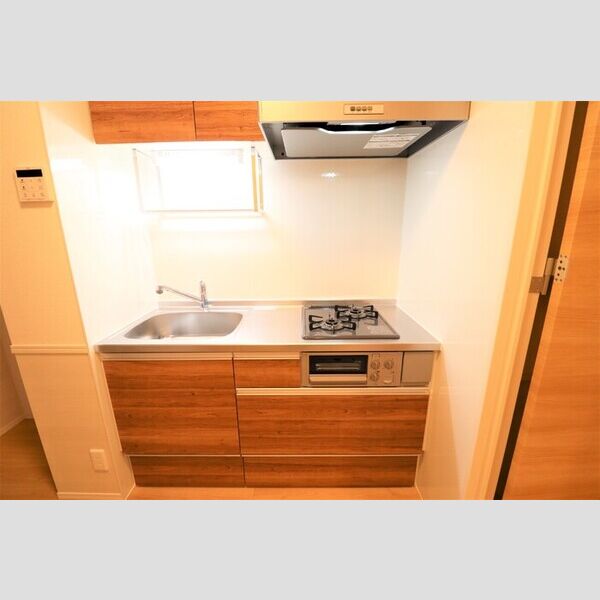 Tスクエア越ヶ谷105号室 システムキッチン