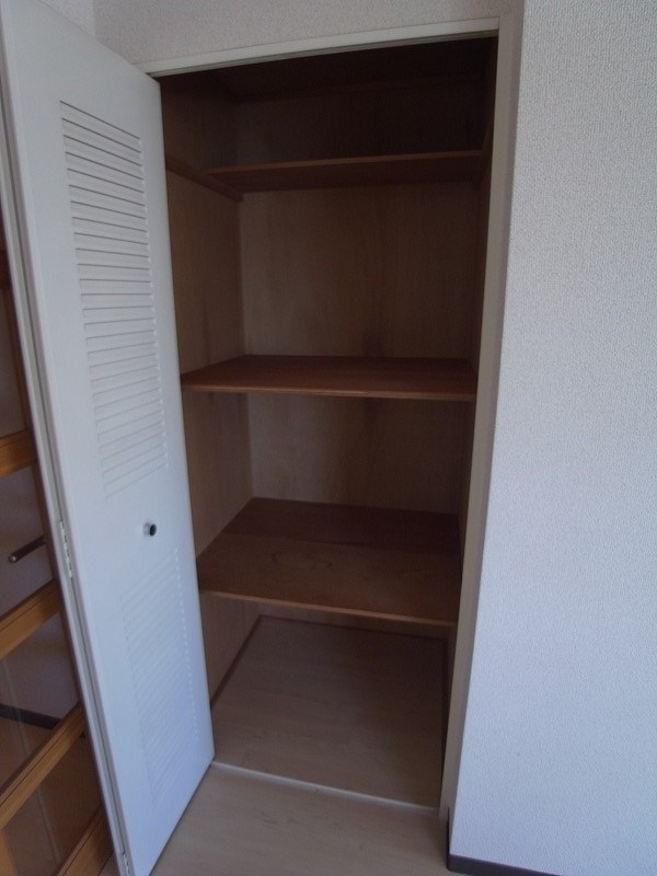 コーポレート相模原三丁目7階 収納