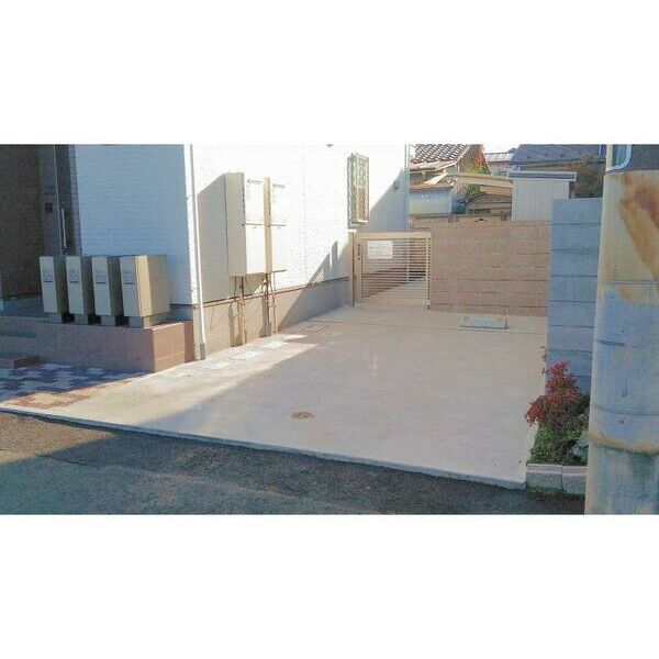 カトル・ボヌール 駐車場