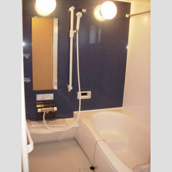 レフィナード(和光)102号室 豪華な1坪タイプ浴室(追焚機能付)