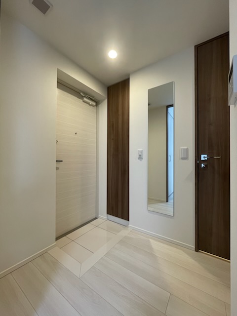 ガーラ・グランディ川口並木7階 玄関