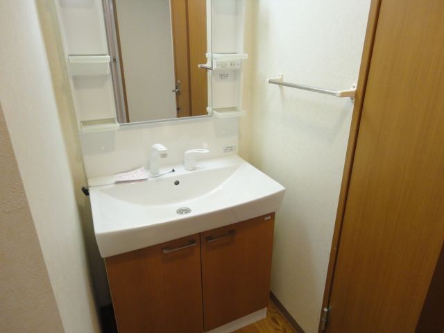 Ｌｅ　ｔｅｍｐｓ　ｈｅｕｒｅｕｘ　”Ｓ（ルタンウルーエス） 洗髪洗面化粧台