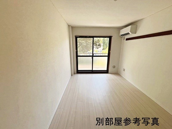 ヴィラ・パンテオン303号室 リビング