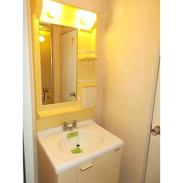 メゾングロワール0101号室 同建物別部屋の参考画像