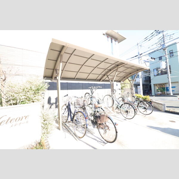 メテオール103号室 駐輪場