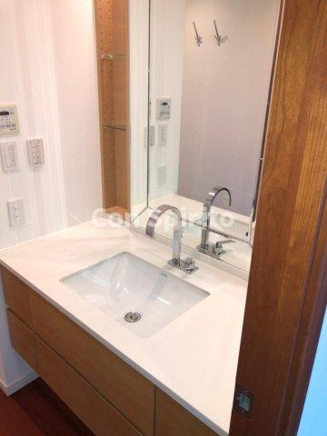 ナビューレ横浜タワーレジデンス 洗面