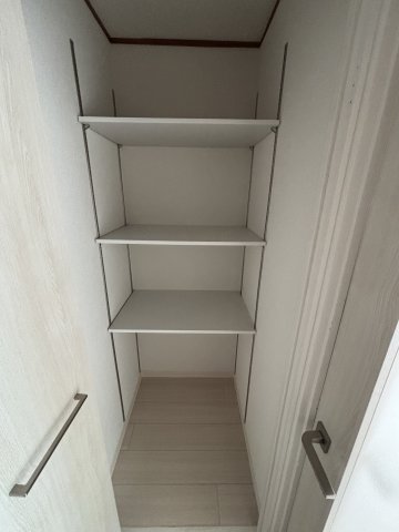 スカイホーム本郷0205号室 収納