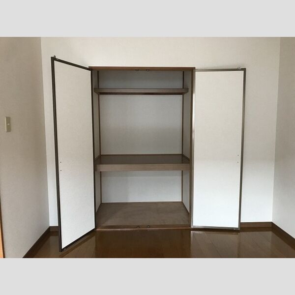 エミネンス201号室 収納