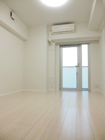 ガーラ・グランディ川崎13階 居室にはダウンライトが付いてます☆