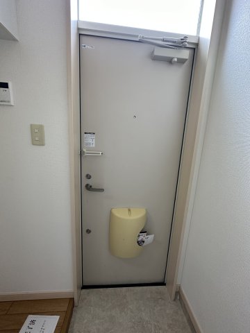 エルミタージュ103号室 玄関