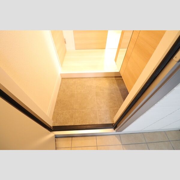 アムール102号室 玄関