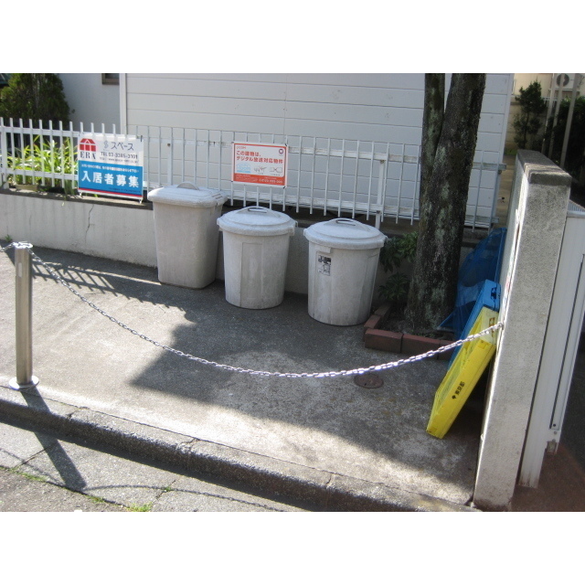 T･ハウス204号室 敷地内ゴミ置き場