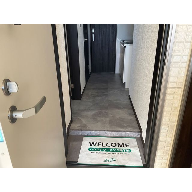 クリスティー301号室 玄関