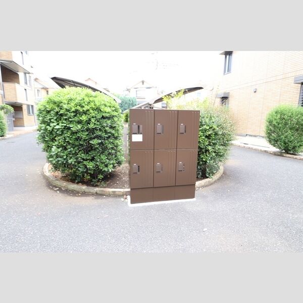 セジュールZEN　参番館101号室 宅配ボックス