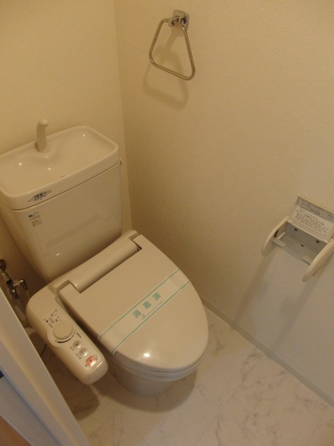 エルフレア武蔵野0302号室 トイレ