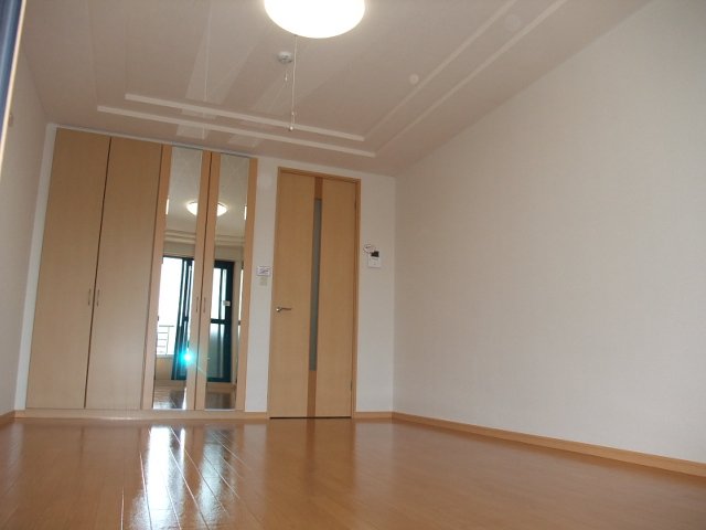 ローザ　オノモン303号室 洋室