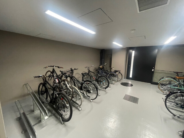 レジディア高田馬場2階 駐輪場