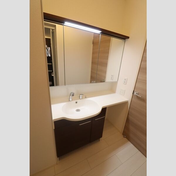 コスモ・アルカディア 洗髪洗面化粧台