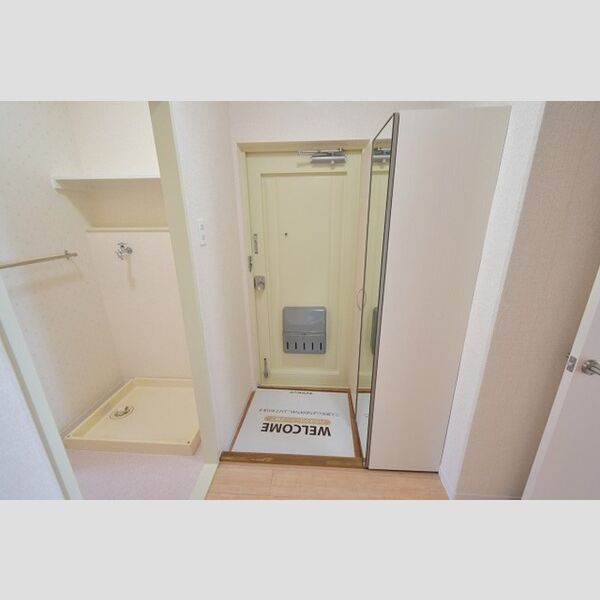 ハビテーションWADA 玄関