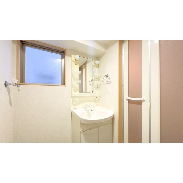 ラトゥール　レジュモー 内観