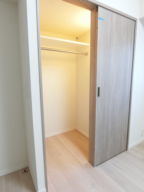 ガーラ・プレシャス三軒茶屋2階 便利な収納スペースです