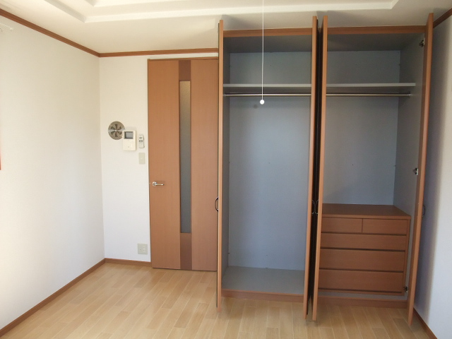 フローラリア303号室 クローゼット