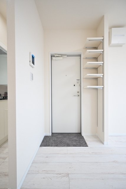 Contrail六町 玄関