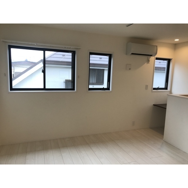 プライムダイヤ東林間202号室 リビング