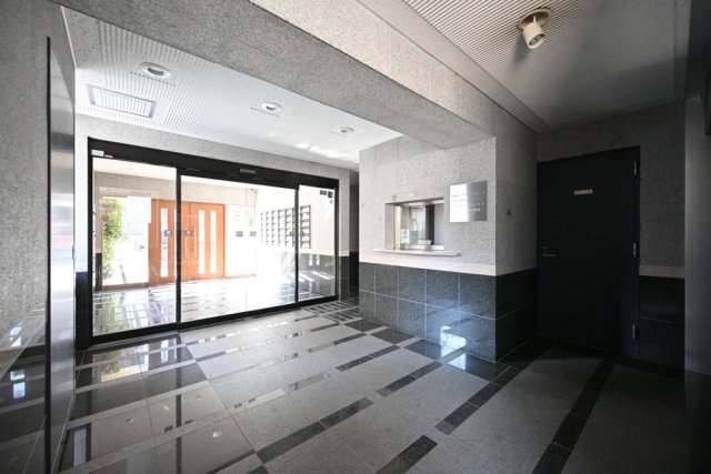 ティアラ目白ＡＶＥＮＵＥ エントランス