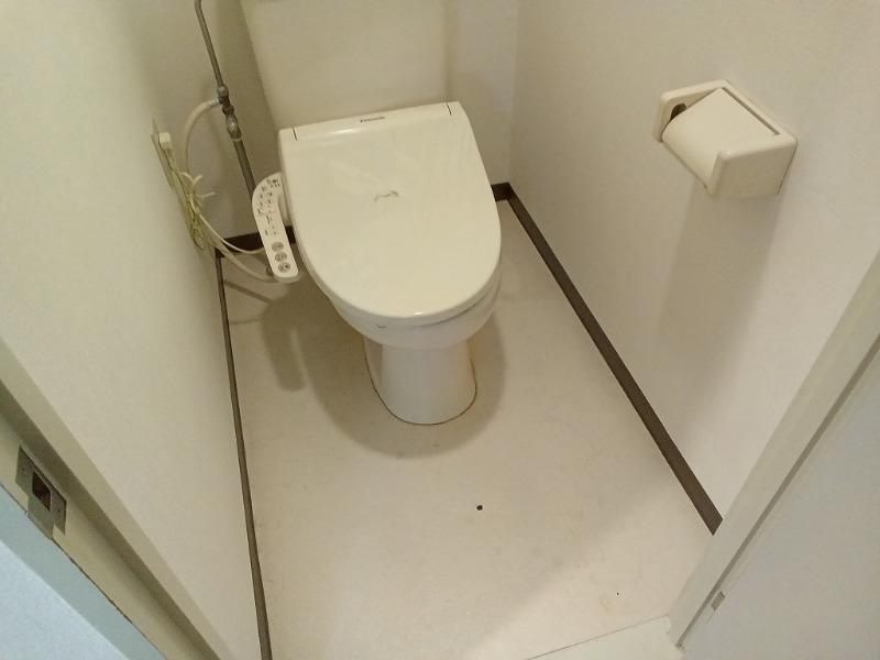 フジマンション末広(E-103) トイレ（洗浄付温水保温便座は残置）