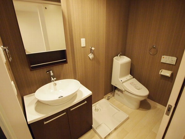 Ｃｈｅｎｅ八千代台1階 トイレ