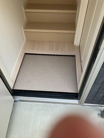 カモナジョイナス2階 玄関
