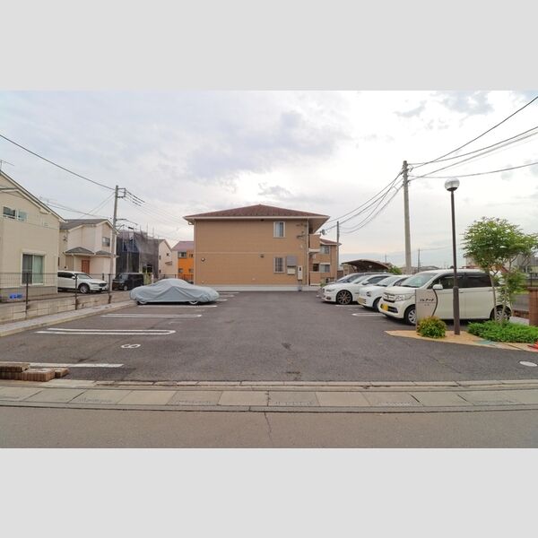 ソレアード　B202号室 駐車場