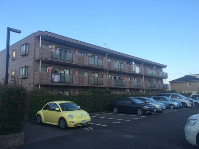 リヴェール高幡６ 駐車場