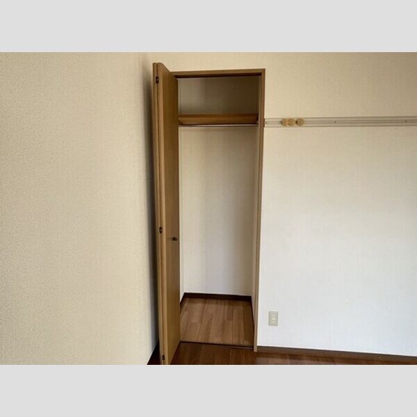 メゾン・フラワーヒル クローゼット