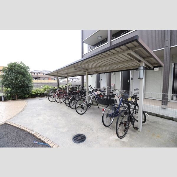 フォレスタ 駐輪場