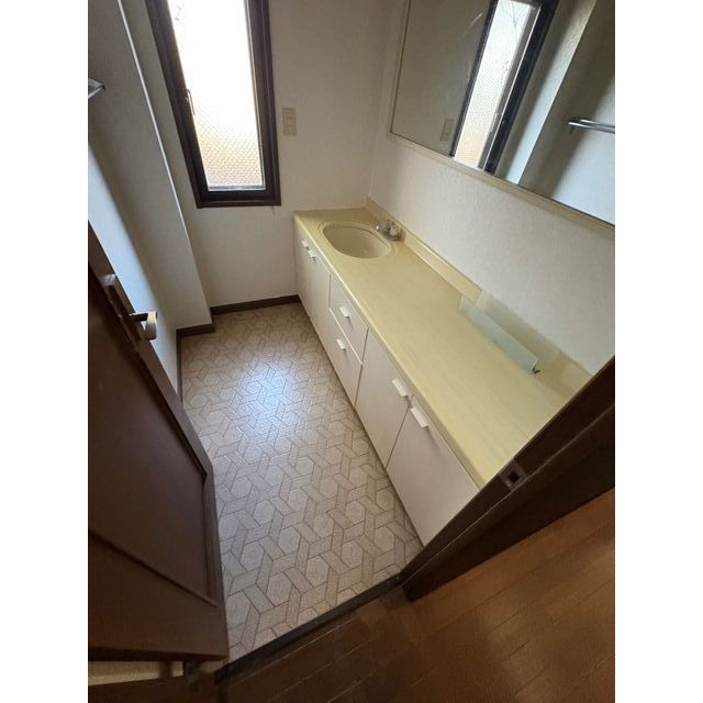 石神井町5丁目戸建 広々とした洗面台！