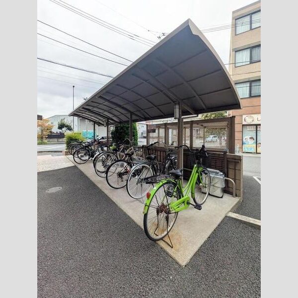 エスポワール八汐103号室 駐輪場