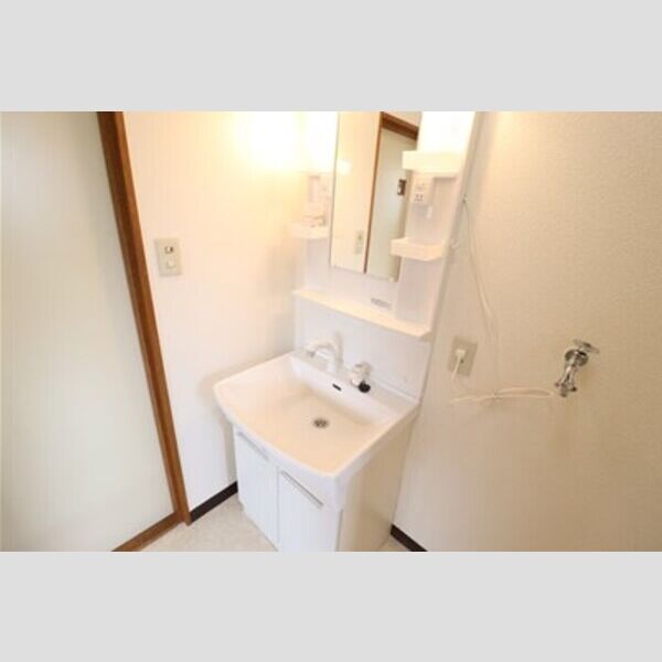 ガーデンテラス　K.N 洗髪洗面化粧台